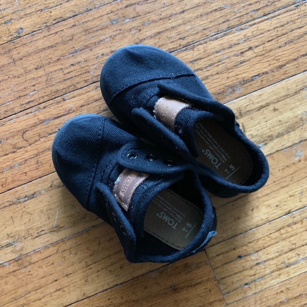 TOMS Paseo Sliders *LIKE NEW*